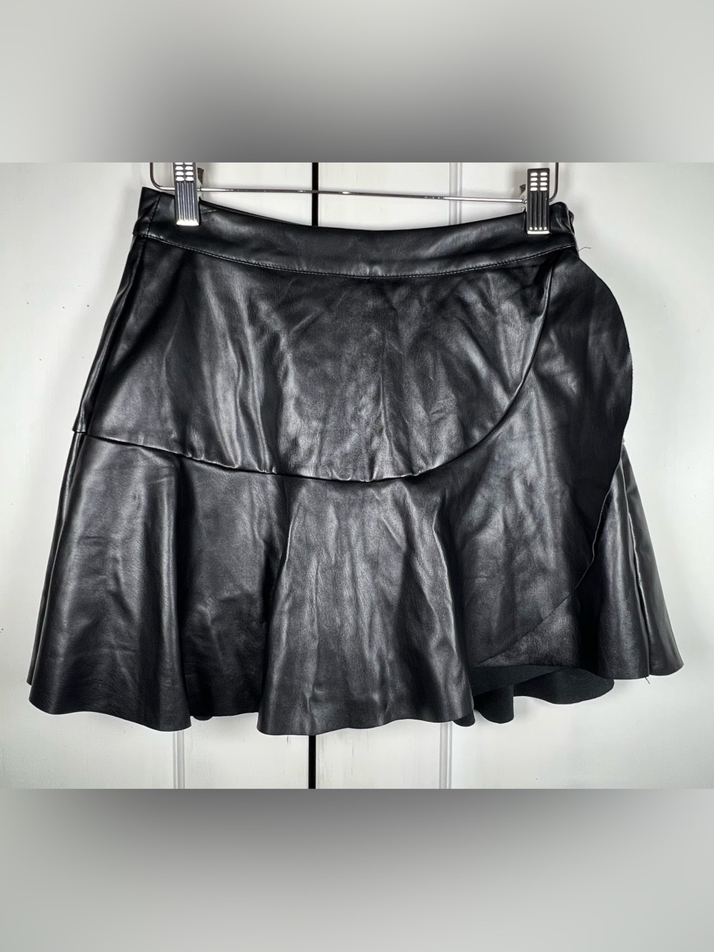 NWT NiMin Black Faux Leather Mini Skort Ruffled Faux Wrap Size Small - Picture 2 of 8